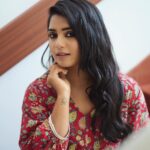Gouri G Kishan Instagram - One glance, that’s all it takes 🥀 Styled by @joe_elize_joy @styyledbyjoe Photography @ashique_hassan MUAH @alagne_signature Outfit @ekdant_india Store @allonawallkochi
