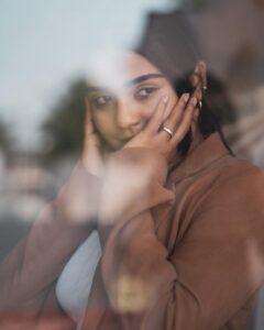 Gouri G Kishan Instagram - just a peace lovin’ soul 🍂 Styled by @raveexa Photography @_briman24 MUAH @meticulous_makeovers