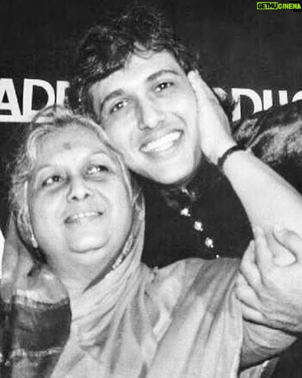 Govinda Instagram - Maa ki duaon ne sar par haath rakha hai , mushkile kai hai lekhin sambhaal rakha hai - Govinda 🙏🏻♥️ #loveyouthemost #happymothersday #toall