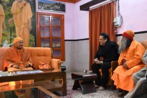 Govinda Instagram - It was a Pleasure meeting Chief Minister of Uttar Pradesh Yogi Adityanath ji had a lovely conversation & Thank you so much for all the regards.😊 @myogi_adityanath