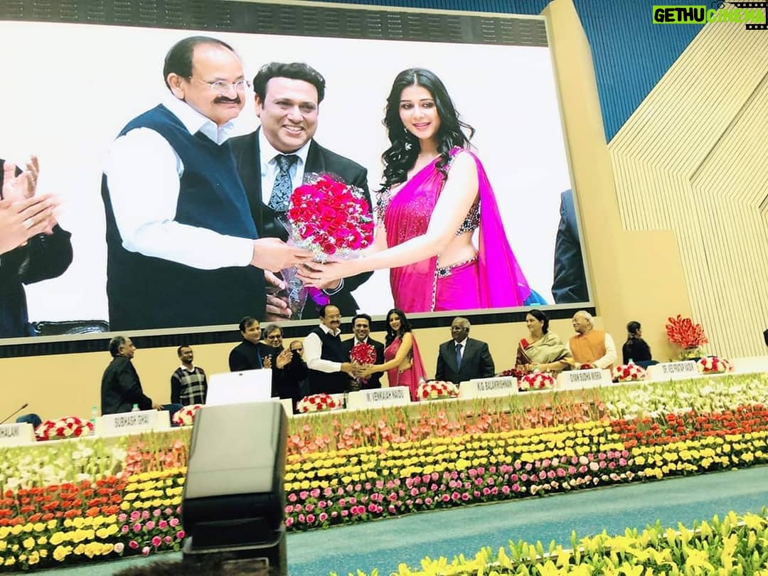 Govinda Instagram - About last evening With hon Vice President Venkaiah Naidu ji at #vigyan bhawan #delhi for the promotion of #RangeelaRaja at #championsofchange felicitation show. @MVenkaiahNaidu @NihalaniPahlaj @mishikachourasia @iRangeelaRaja