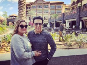Govinda Instagram - Chilling with my wife ! ❤️ #dubaivibes #wensdaymood Lapita Hotel, Dubai Parks and Resorts