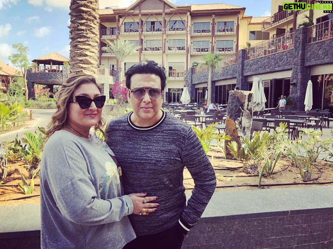 Govinda Instagram - Chilling with my wife ! ❤️ #dubaivibes #wensdaymood Lapita Hotel, Dubai Parks and Resorts