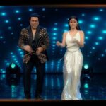 Govinda Instagram - Entertainment No. 1 ke liye ho jaaiye tayyar, kyunki aa raha hoon main aise dher saare masti bhare moments ke saath.❤️ Dekhiye #DIDLilMasters, 24th April, Sunday, 9 PM, sirf @zeetv par. #DanceKeBaap @remodsouza @iamsonalibendre @imouniroy @ijaybhanushali @fullscreenentertainment @jhavartika @vabs_blockbusterentertainer @paulmarshal