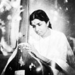 Govinda Instagram - The nightingale, Bharat Ratna recipient, great singer, master of her art. Respected mother, Lata Mangeshkar is no more with us. Not just in the state of Maharashtra or in the county, but across the world, you were the living embodiment of goddess Saraswati. I, on behalf of my respected mother, late Mrs Nirmala Devi and her family, pray to god that your soul rests in peace. Your physical presence may not be here with us anymore, but your name, memories and beautiful melodies shall continue to remain in the hearts of every Indian. We bow to you out of love and utmost respect. 🙏🏻 #omshanti