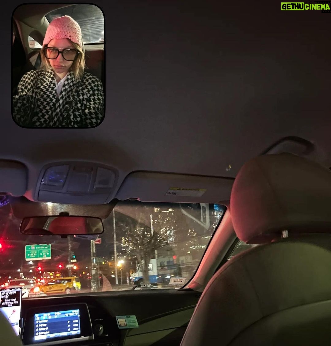 Grace VanderWaal Instagram - Me likey NY