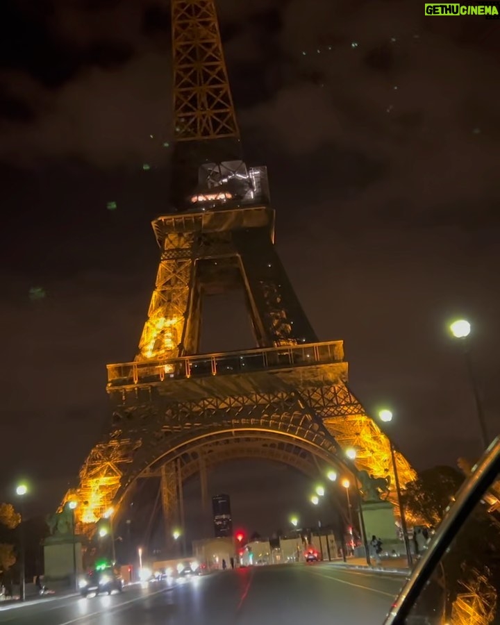 Grace VanderWaal Instagram - Paris Paris Paris!