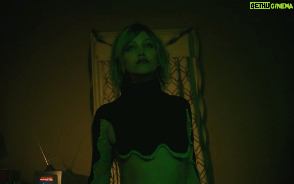 Grace VanderWaal Instagram - Some stills from lions den video coming out Friday🖤✨ 2 DAYS!!!!!!!!!!!!!
