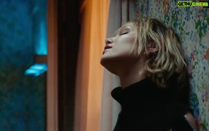 Grace VanderWaal Instagram - Some stills from lions den video coming out Friday🖤✨ 2 DAYS!!!!!!!!!!!!!