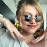 Grace VanderWaal Instagram - I have a pimple on my cheek that’s making my life a living hell- remedies would be v appreciated
