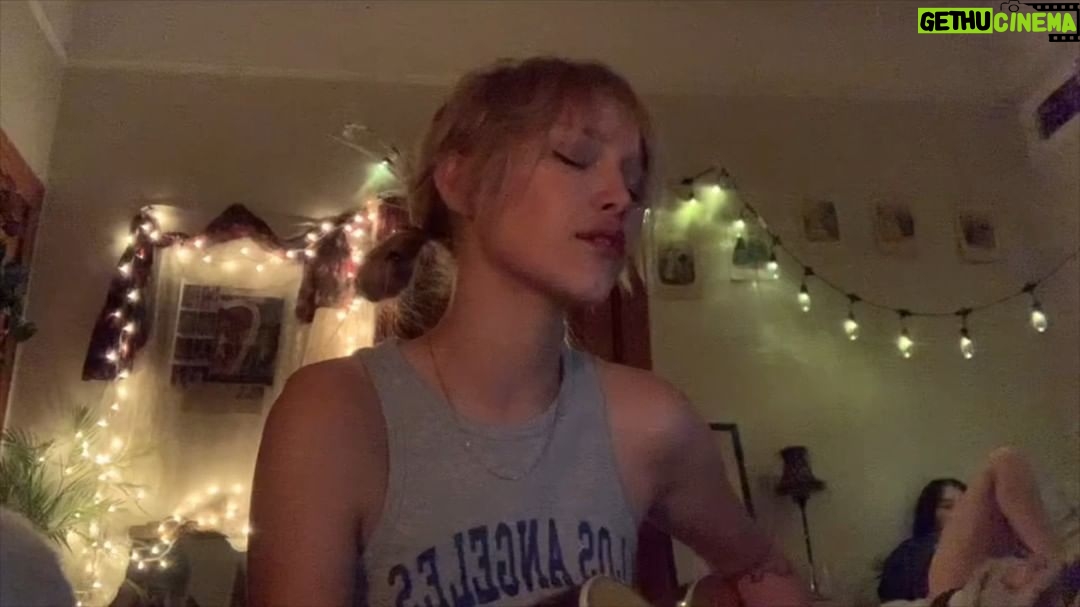 Grace VanderWaal Instagram - cry me a river💧