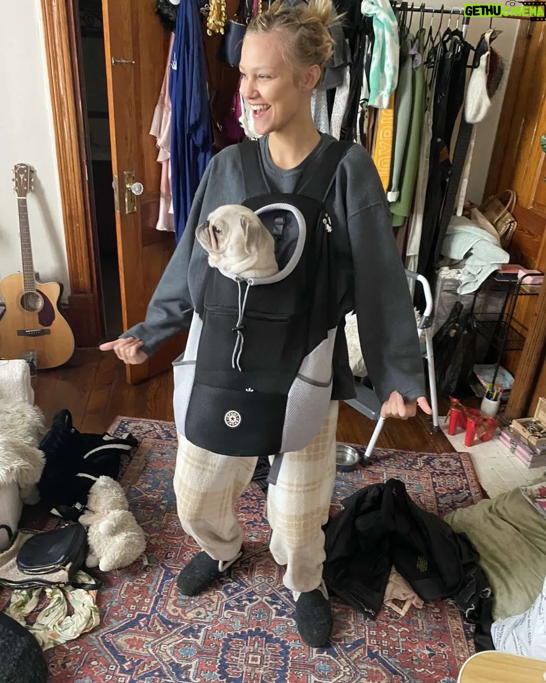 Grace VanderWaal Instagram - EVERYONE LOOK AT WHAT I GOT