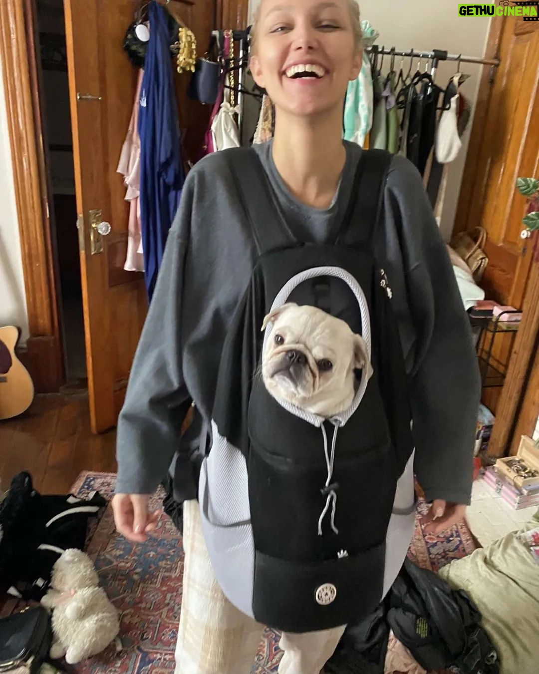 Grace VanderWaal Instagram - EVERYONE LOOK AT WHAT I GOT