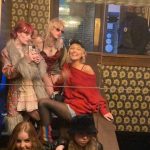 Grace VanderWaal Instagram - 🍾💋🤟🏻