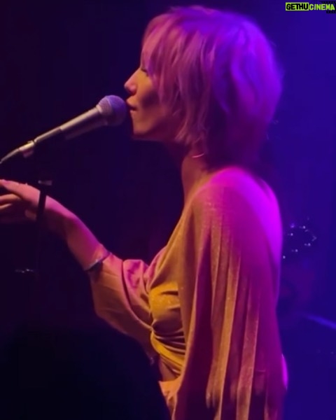Grace VanderWaal Instagram - @sleepwalk.nyc on Saturday best crowd ever love you guys thank you to everyone who came out!!!!!!!!!!!! Look out for more shows if you didnโt make it๐๐๐