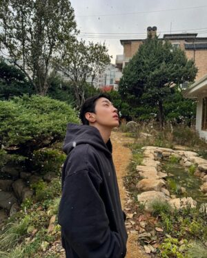 Gray Instagram - 눈..?❄️