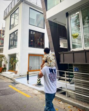 Gray Instagram - 한가위만 같아라 🌝💙
모두들 #해피추석