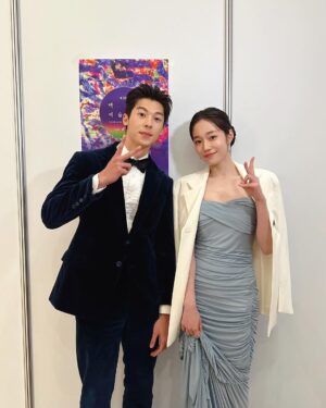 Greg Hsu Instagram - 謝謝百想。

很榮幸能跟 @leejehoon_official 帝勳歐巴ㄧ起頒獎，謝謝如此溫柔的對待。

接下來⋯我的百想日記。🫣☺️