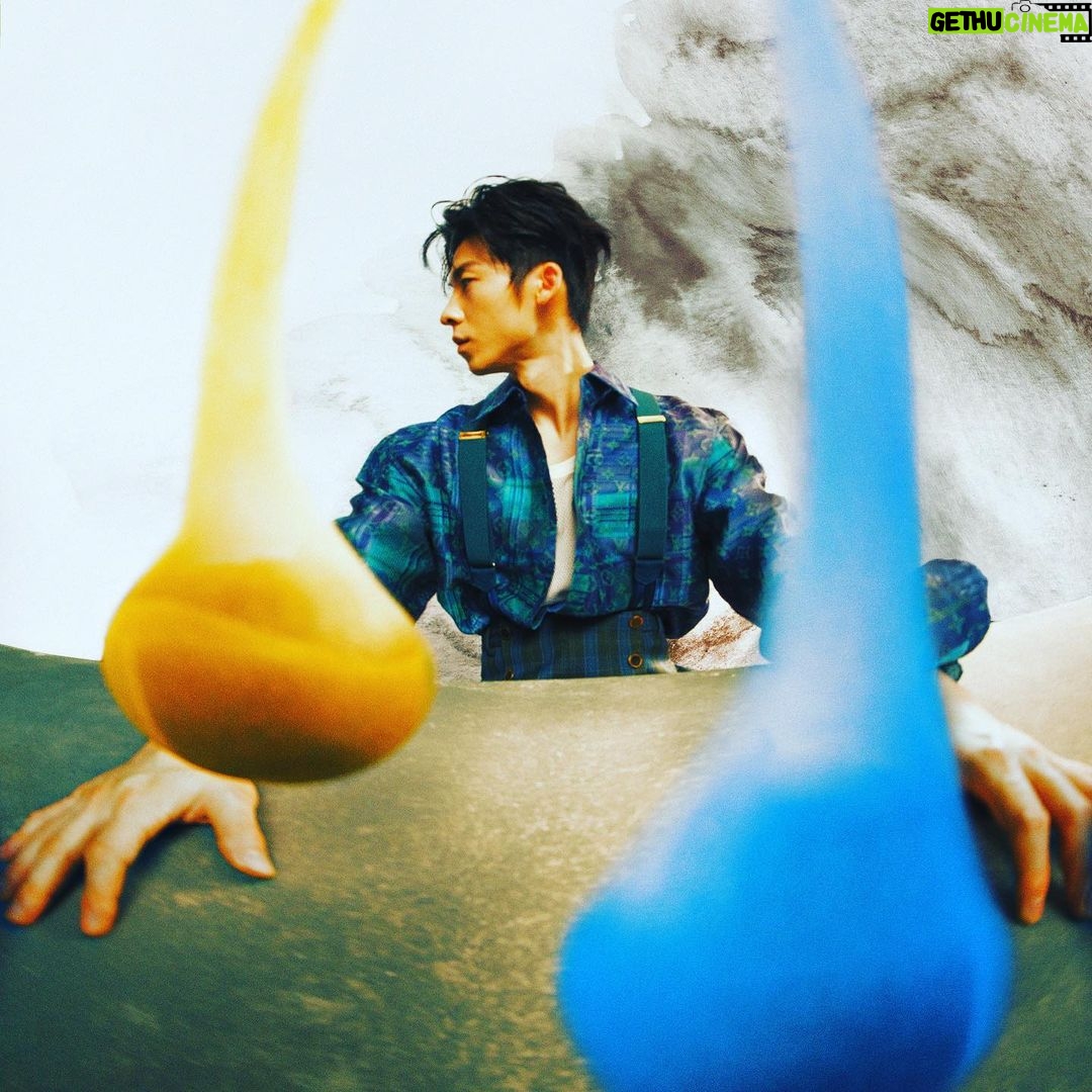 Greg Hsu Instagram - 謝謝金曲獎的肯定。 謝謝各位親朋好友限動訊息的狂賀😙 謝謝 amazing 的製作團隊 謝謝建騏、葛大、君豪、米奇、剃刀、黃宣、hush、法蘭、Joanna 、LINION、禮安、拾壹、旭章、旻佑、JerryC、penny、阿超、張伍、定中、信延、偉杰、子源、家輝、建良⋯ 及所有參與編曲錄製的夥伴 謝謝你們讓我跟你們一起混 蹭ㄧ下你們的才華洋溢 感受生出一張作品的美妙 謝謝 Yii & 柏諺 謝謝何樂音樂所有親力親為的人們 應該知道我在說你們齁👊 也祝福其他入圍者🤙