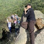 Greg Hsu Instagram – 山上混混

一段愛與芬多精的旅程

或許是山靈能讓壓抑的情緒暫時得到釋放

下了山 身體反而輕鬆了不少

心裡想著得來不易的平靜 

回頭看山慢慢變小的樣子 

我喜歡 

這種看山小的感覺

有種動靜皆宜的美感