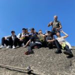 Greg Hsu Instagram – 山上混混

一段愛與芬多精的旅程

或許是山靈能讓壓抑的情緒暫時得到釋放

下了山 身體反而輕鬆了不少

心裡想著得來不易的平靜 

回頭看山慢慢變小的樣子 

我喜歡 

這種看山小的感覺

有種動靜皆宜的美感