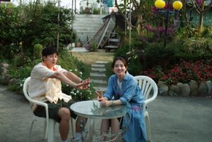 Greg Hsu Instagram - 青春18 x 2 

看似是個青春純愛的love Story，
但卻有個大人的靈魂在裡面。

也許也是給大人的一封情書。

謝謝兩地合作的演員與團隊，何其榮幸。

謝謝來看電影的好朋友們

你們也是我青春33-通往34的旅程的一部分。

一句話形容這部電影的話我會說：

外表看似小孩智慧卻過於常人的！一部電影。

最愛青春的導演和監製🫶

@seishun18x2tw 
@seishun18x2