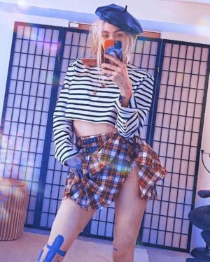 Grimes Instagram - Never posted a thirst trap before , guess I’m just a puppet of the deep state now