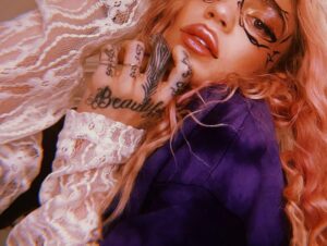 Grimes Instagram - 🪐 Marie Antoinette 2077 🪐