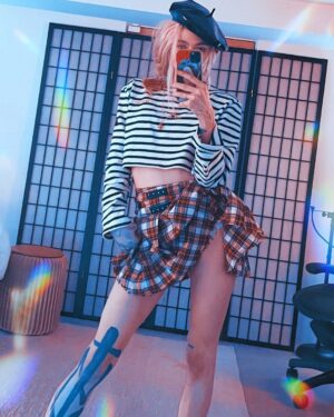 Grimes Instagram - Never posted a thirst trap before , guess I’m just a puppet of the deep state now