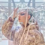 Grimes Instagram – Marie Antoinette 4200 A.D. 

Wait, it’s all cake?
Always has been..

📷 @_sholliday
