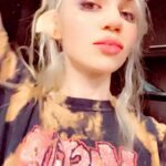 Grimes Instagram – The cyborg popstar I play in CYBERPUNK2077 just released an album! —-Link in bio
(Music by Grimes and friends) / 
————-For now only on Apple Music cuz they generously cleared the samples 4 me 🧚🏻‍♀️🧨🦛 Mordor