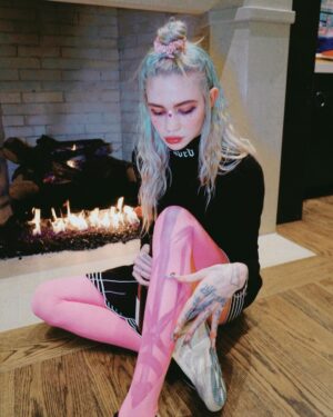 Grimes Instagram - Hey guys my coloring book is in stores now
If u wanna support indie/ local book stores u can get it at (link in bio)

Illustrations by grimes 

📷 @liv_boeree