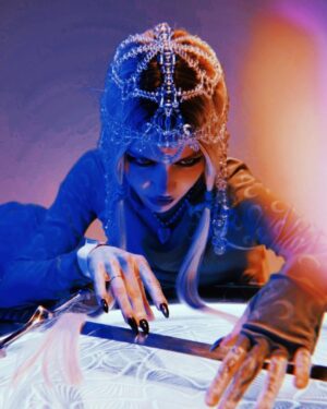 Grimes Instagram - Techno 

📷 @liv_boeree