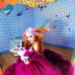 Grimes Instagram - Haha I dunno y this pic is funny to me @ROLLINGSTONE 🪐 Photographer & Director  @charlie__chops Director of Creative Content @catrionaniaolain Hair by @1.800.chanel for @dnsvision Makeup by @natashaseverino @forwardartists Nails by @victoriaon10 @nailzbyvee Styling by @brettalannelson for @theonly.agency Tailoring by @soft.milk Set Design by @nataliefalt @lalalandartists Story by @hiattb