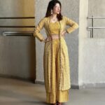 Gungun Uprari Instagram - “Monday Morning Blues? Why not change the color of your Monday to yellow and brighten up the coming week ❤️ Starting this week with bright , beautiful and comfortable dresses from @pukhya.jaipur 💐 . . Pr @maverick.communication01 ❤️ . . #indianwear #jaipur #shopping #weekdays