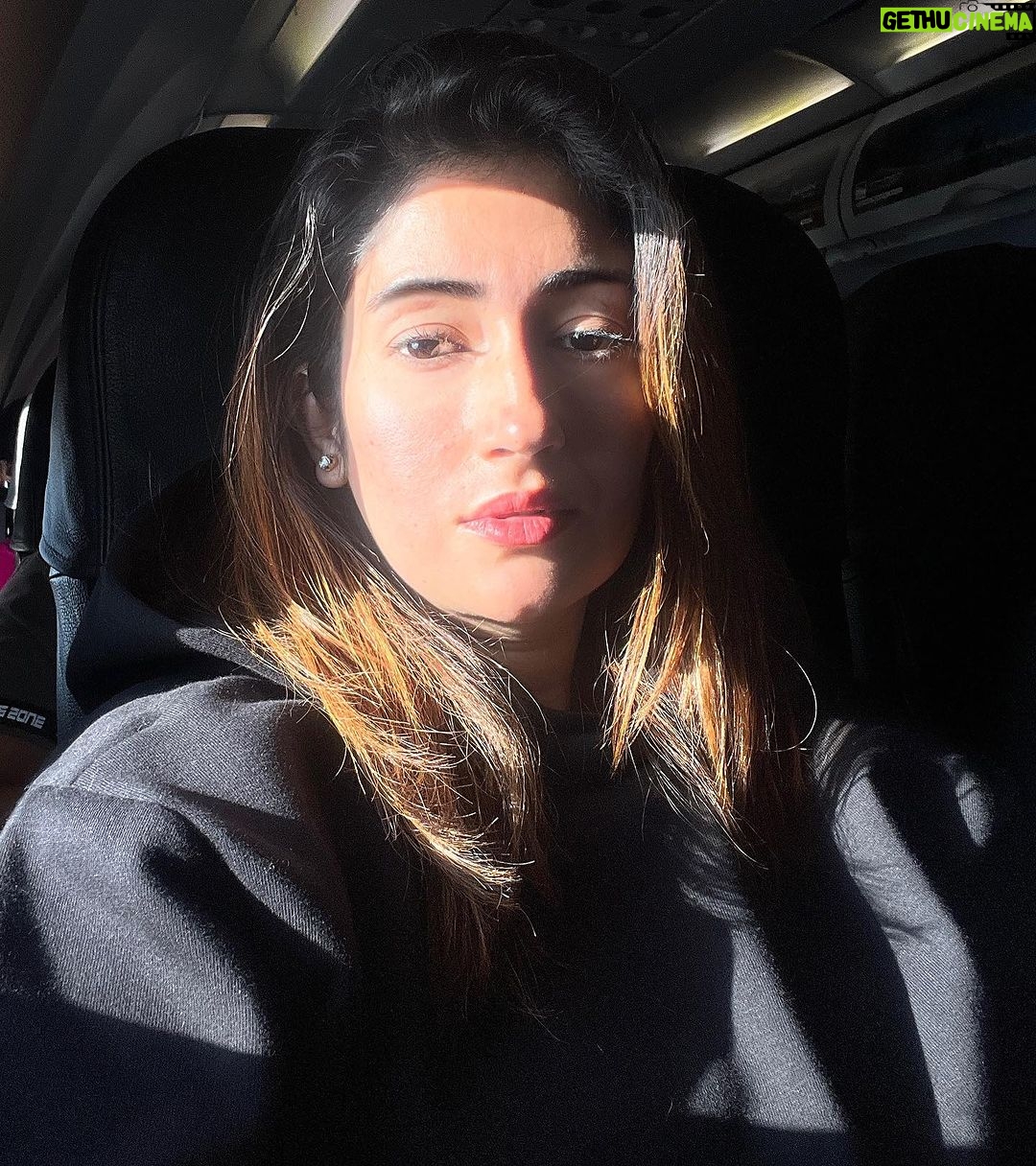 Gungun Uprari Instagram - All I need is a 3-month vacation four times a year. That’s really not asking for much 🥹 . . 2024 is all about travelling and exploring the world outside ❤️ . . First trip of 2024 . #jaipur #ranthambore #newyear #traveling Jaipur, Rajasthan