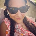 Gupse Özay Instagram - Kısa bir süre sonra yeni filmin pr, reklam, duyuru vs şeylerine başlıyorum. Sonra aman bıktık, iyi ki film çekiyorsun, bu sefer soğan yerine karpuz mu kırıcaz falan gibi tepkilerinizi görmezden gelicem. Kusura bakmayın.