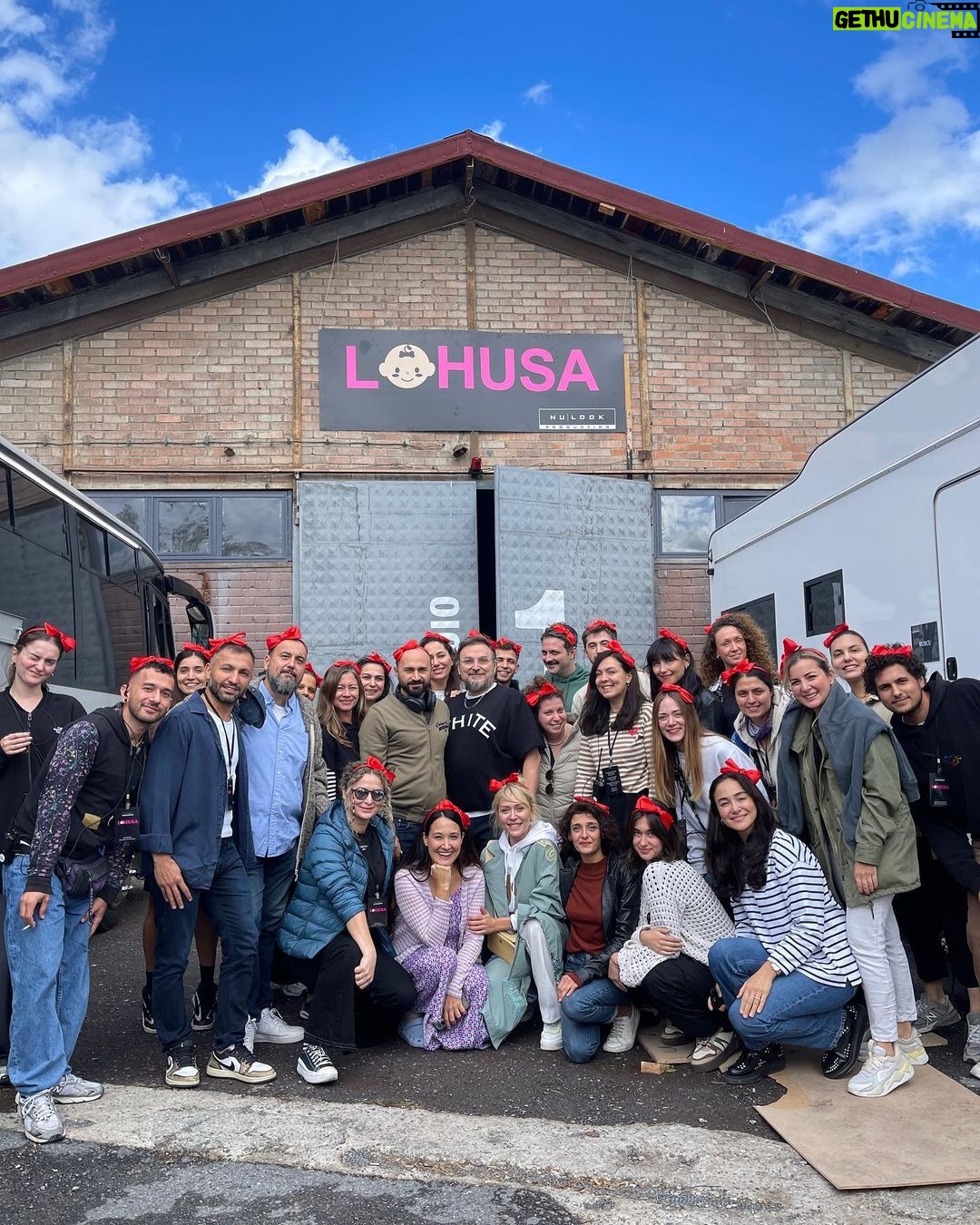Gupse Özay Instagram - 🧿🍿🙏 Hepimiz lohusayız.... #lohusafilm