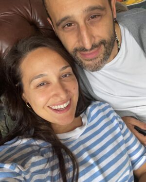 Gupse Özay Instagram - abisi geldi 🦕