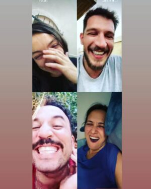 Gupse Özay Instagram - @urazka 'nın şakaları, 
@mervedizdar 'ın kahkahaları
@feritaktug 'un "bağırmayın dışardayım" uyarıları ve benim gizli çektiğim screenshot'lar..... ❤️

Not: @ezomola çok güzel çıkmışsın...............