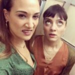 Gupse Özay Instagram - Çünkü eltilik, onu ne kadar sevdiğinizi şarkılarla anlatmaktır...... #eltilerinsavaşı (hemen şimdi kendi sayfasına başka şarkı koyar... samimiyetsiz @mervedizdar )