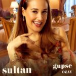 Gupse Özay Instagram - Favori karakterin hangisi? 😎 Ben kendimi beğeniyorum açıkçası... #eltilerinsavaşı