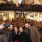 Gupse Özay Instagram - Ben İzmirli, Merve İzmirli, yönetmenimiz Onur İzmirli, Ferit İzmir'de okuduğu için fahri İzmirli olduğunu iddia ediyor. Yani İzmir seni çok seviyoruz! Teşekkür ederiz çokk tatlıydın yine 🦋🌟🐠🙏 #eltilerinsavaşı
