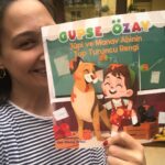 Gupse Özay Instagram - Ay bizim serinin üçüncü kitabı da çıkmışşşş :)) 🐙🐝🐛🐠⭐️ #jüpivemanavabinintupturuncurengi @doganegmont