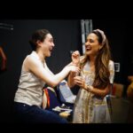 Gupse Özay Instagram - #tbt @mervedizdar 'la tanıştığımızın ikinci günü, yıllardır tanışıyormuşuz gibi 🦋 Filme çok az kaldııııı #eltilerinsavaşı