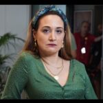 Gupse Özay Instagram - Eltimin 83 parça yemek takımı aldığını duymuşumdur... 🍽 #eltilerinsavaşı 31 Ocak'ta.