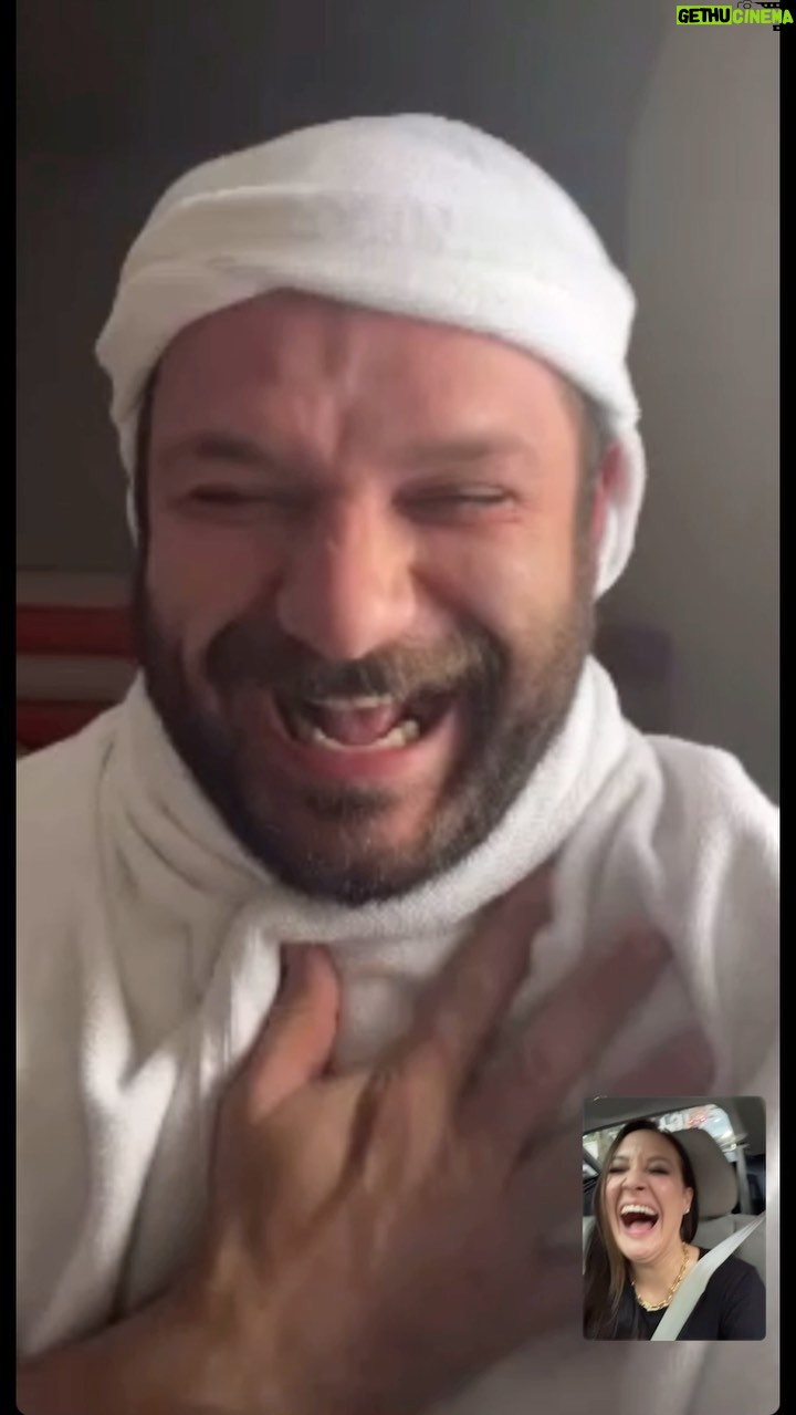 Gupse Özay Instagram - Lohusa filmimizin bilet ön satışları başlamış diye heyecanla herkesi görüntülü aradım. Sadece @baytekin.alper açtı telefonu......