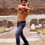 Gurmeet Choudhary Instagram - Just a quick warm-up to keep the body moving and spirits high! Taking a breather in the midst of shooting amidst the chilly winds of Manali ❄️ The cold may be biting, but the excitement on set keeps us fired up. Here’s to embracing every moment, no matter the weather! #OnLocation #ChillyManali #StayWarmStayFocused Manali, Himachal Pradesh