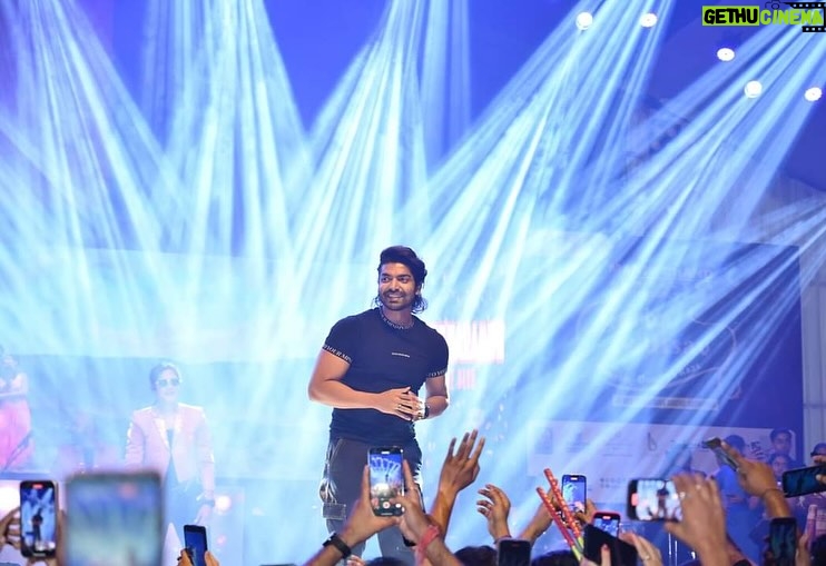 Gurmeet Choudhary Instagram - Loved being around all of you!!! . . . . . #guwahati #dandiyanight #asaam #eventdiaries Guwahati Assam India