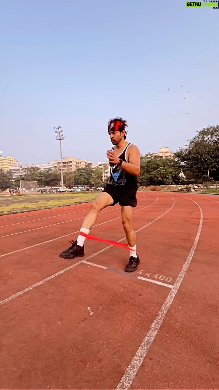 Gurmeet Choudhary Instagram - You cannot inspire others unless you are inspired yourself. 💪🏻 . Thank you sir @sadashivathcoach 🤗 . . . #reels #trendingreels #run